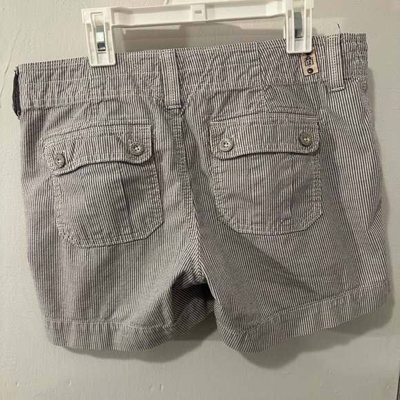 Levi’s Pinstripe Shorts - Picture 5 of 8